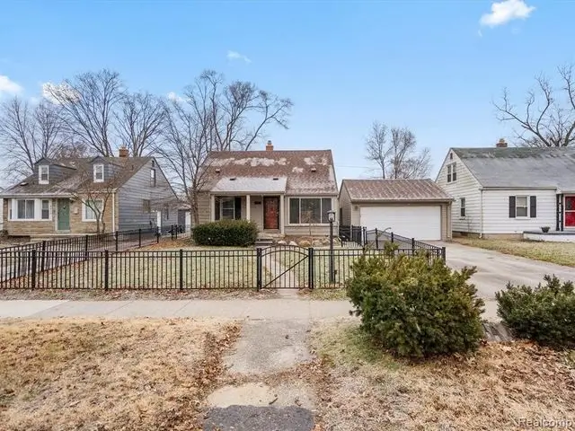 An older Roseville, MI house eligible for a cash sale
